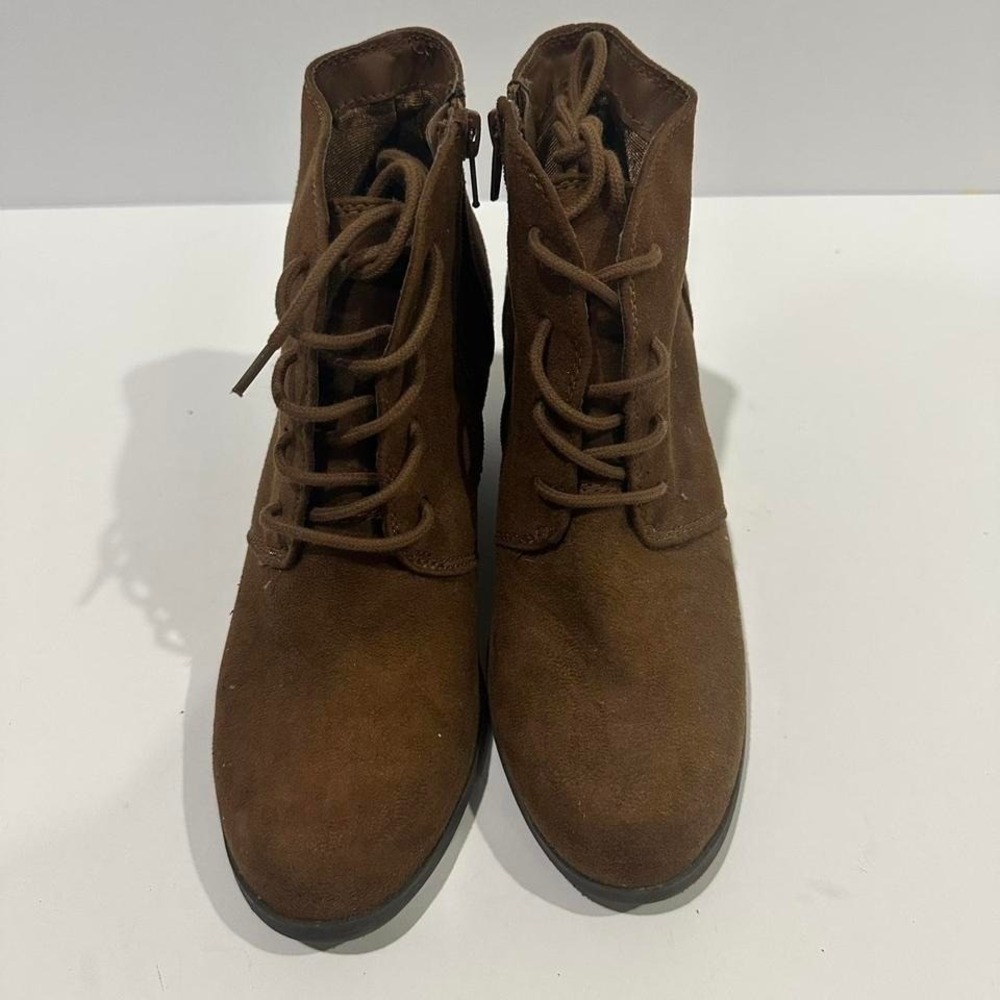 Brown laced Wedges Heels size 8.5 - Picture 2 of 5
